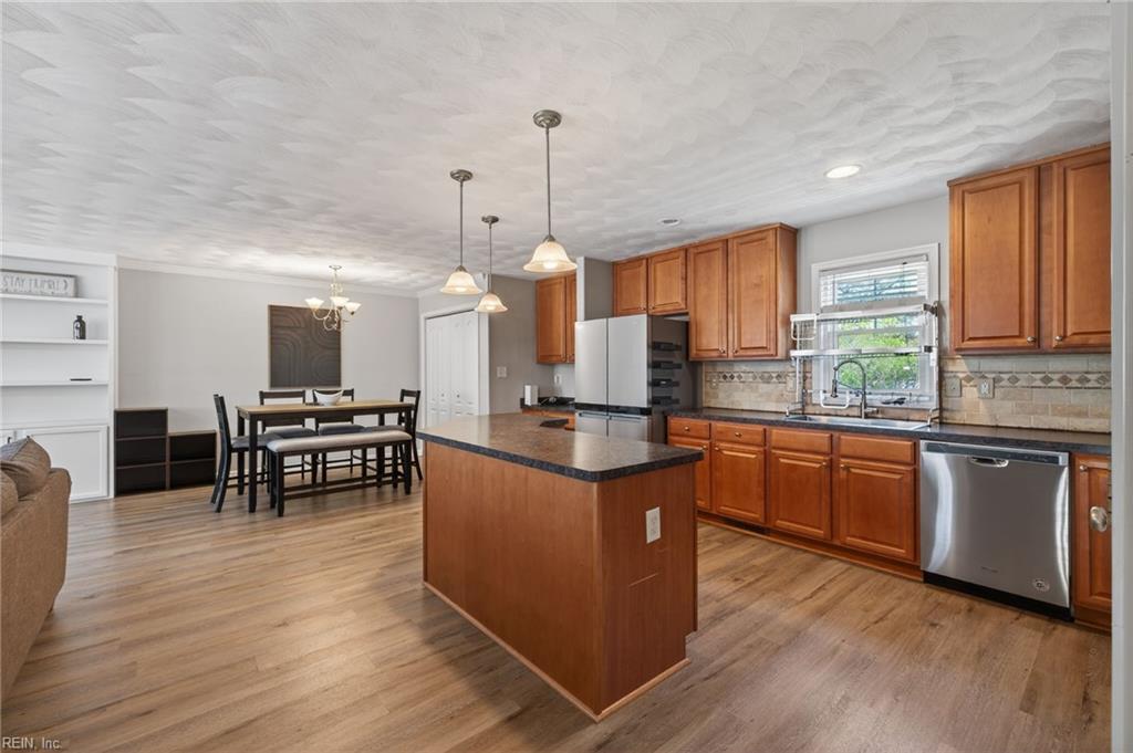 5529 Taylors Walke LN