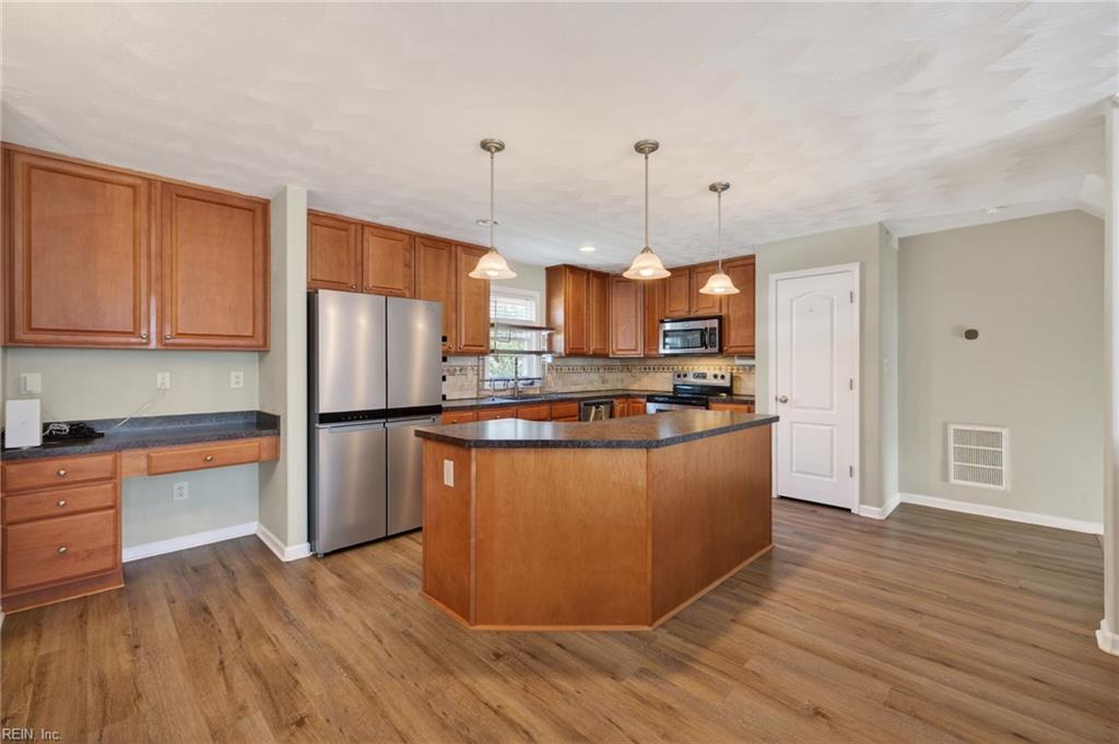 5529 Taylors Walke LN