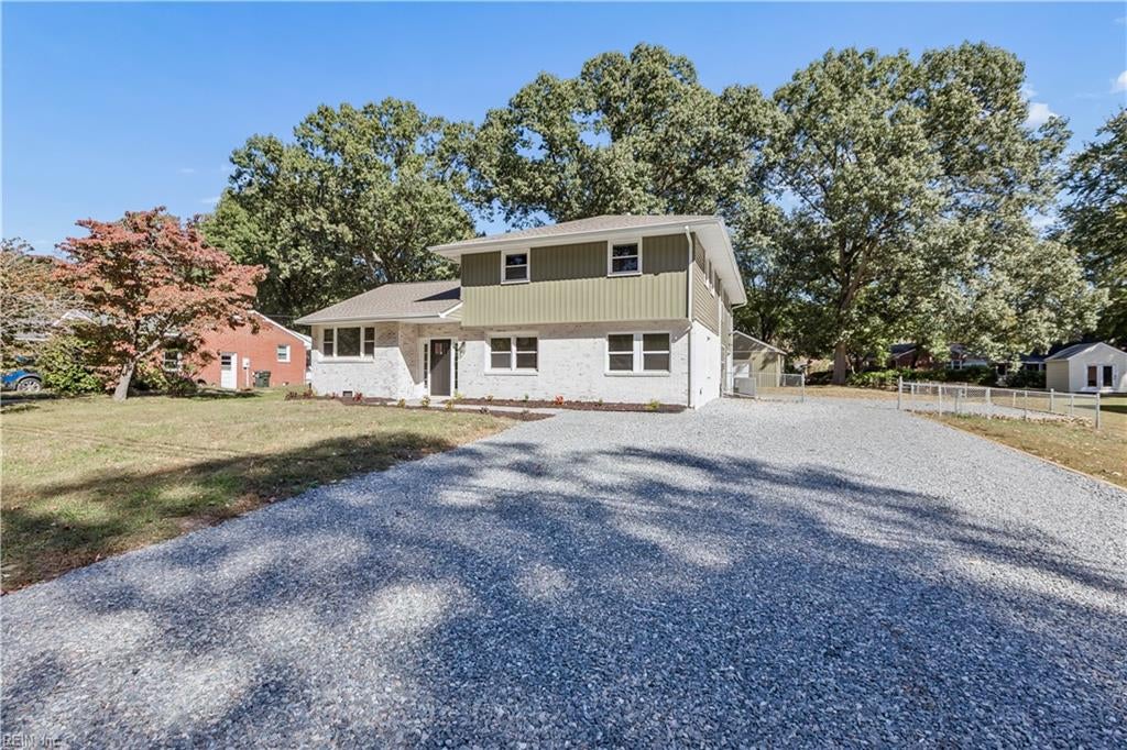 105 Cheadle Loop RD
