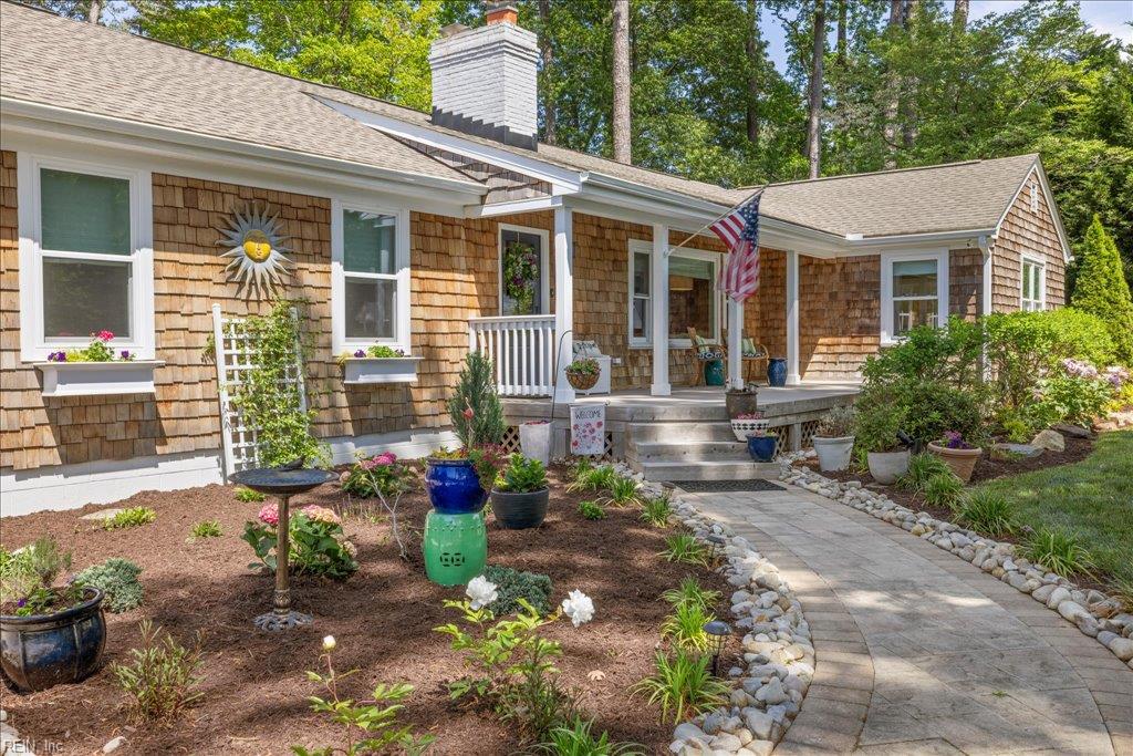 832 Cardinal RD