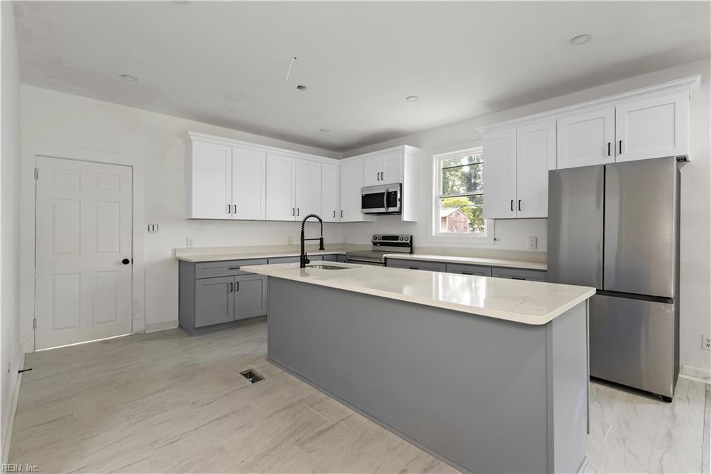 161 Lasalle AVE