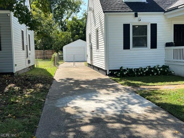 32 W. Southampton AVE