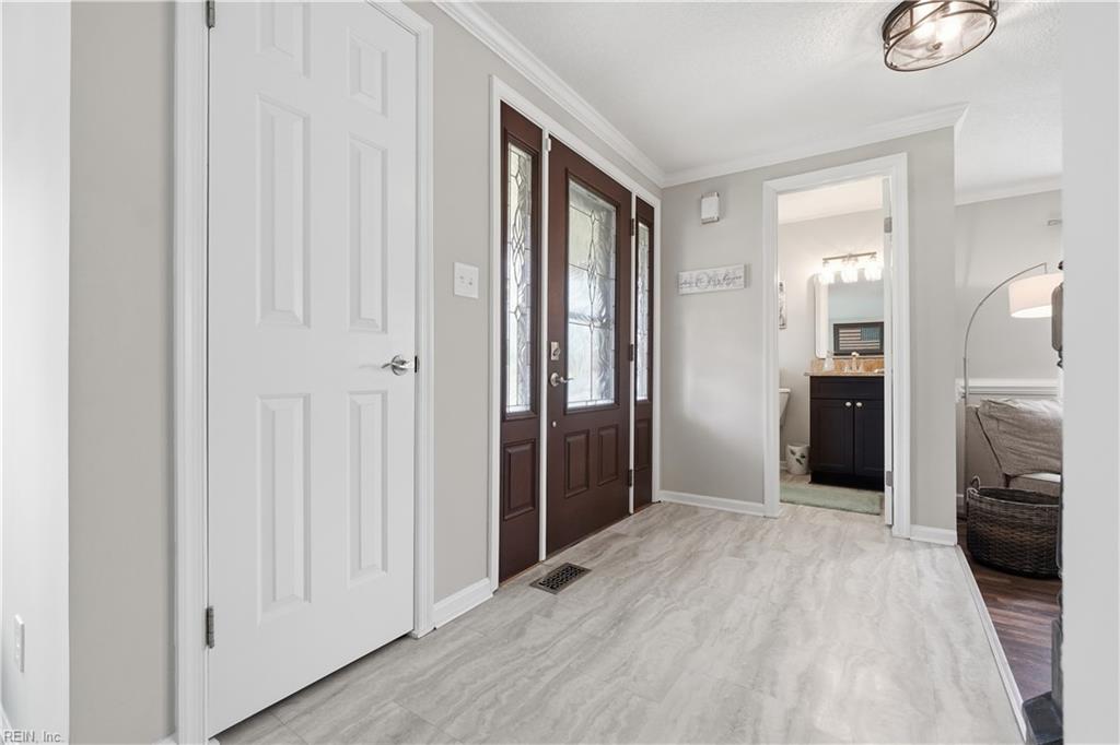 3805 Meadowbridge LN