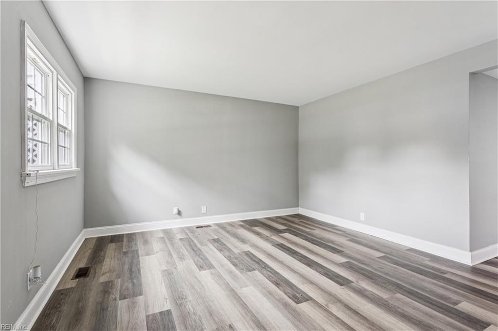 8272 Fernwood DR