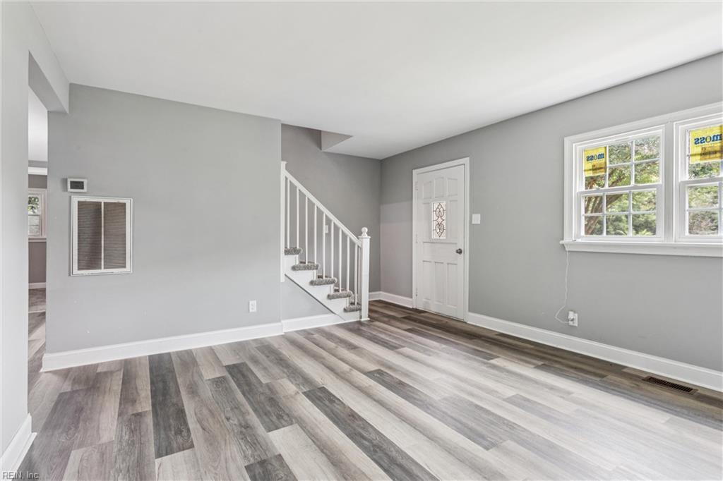 8272 Fernwood DR
