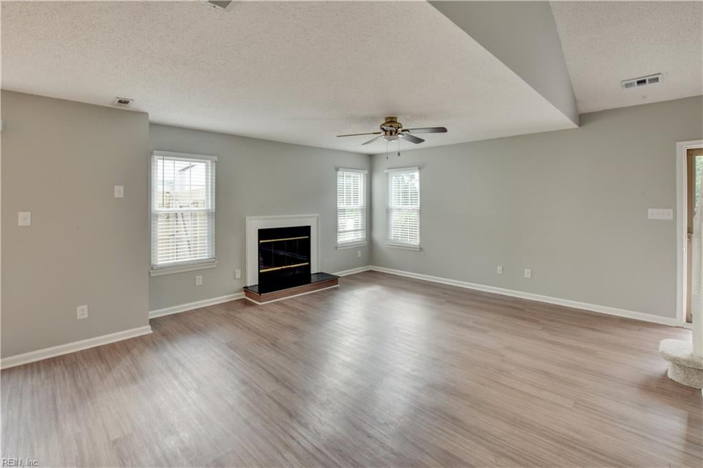 5029 Heathglen CIR