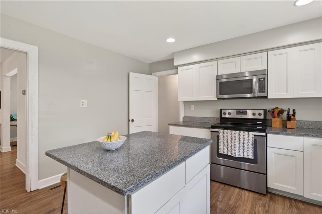 2321 Bidgood DR