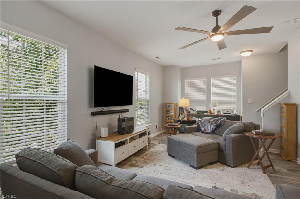 224 Breccia LN 218