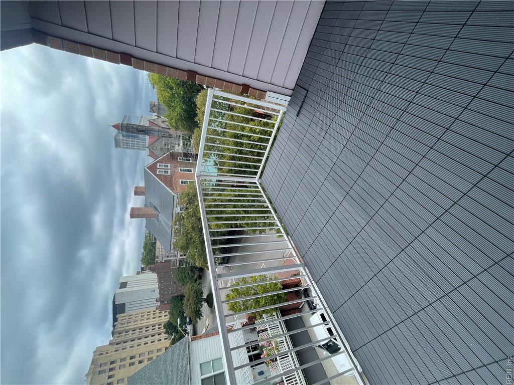 249 W Freemason ST 405