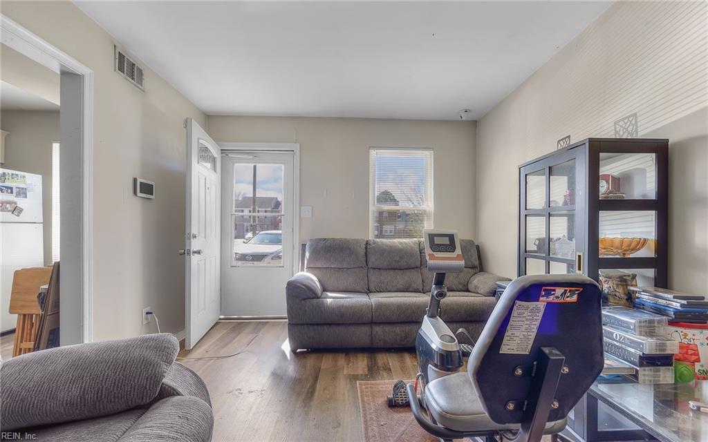 3322 Scarborough WAY