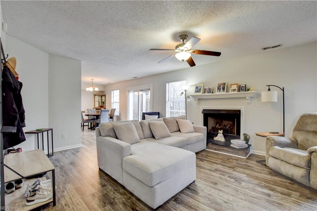 4917 Shallowford CIR