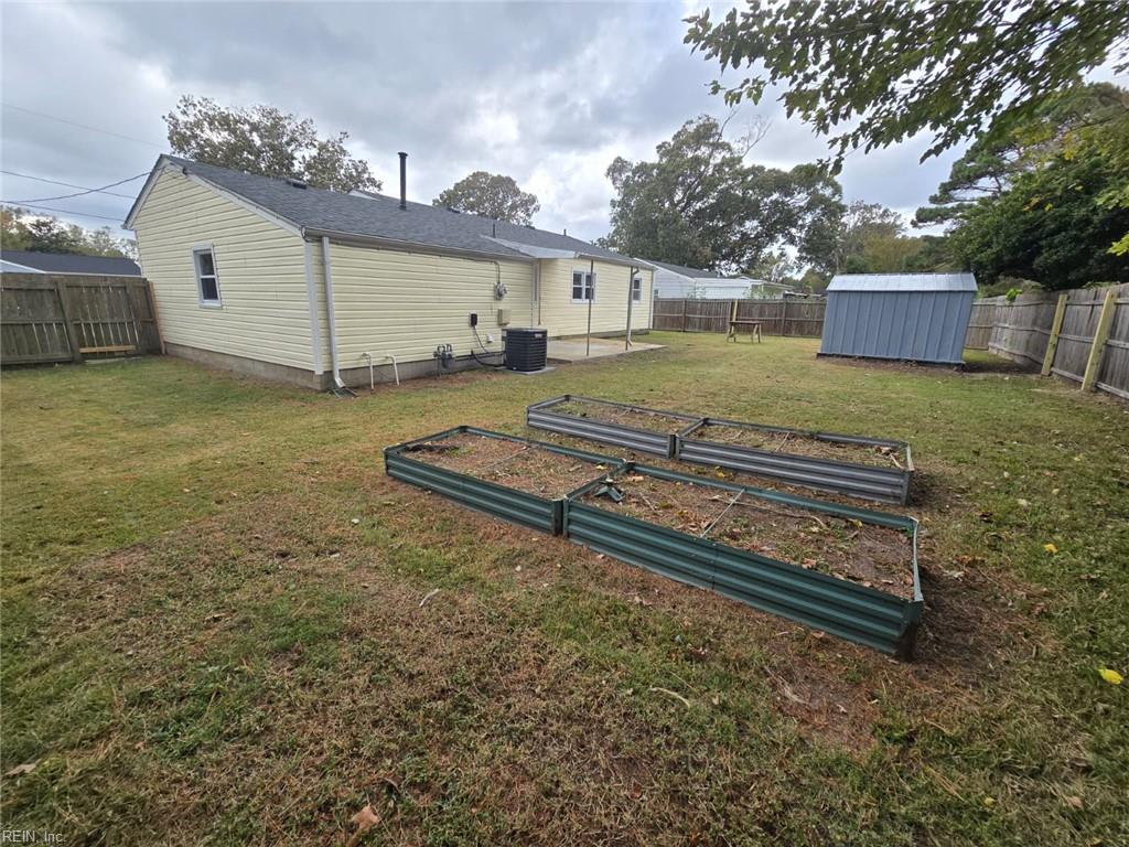 3428 Woodsman LN