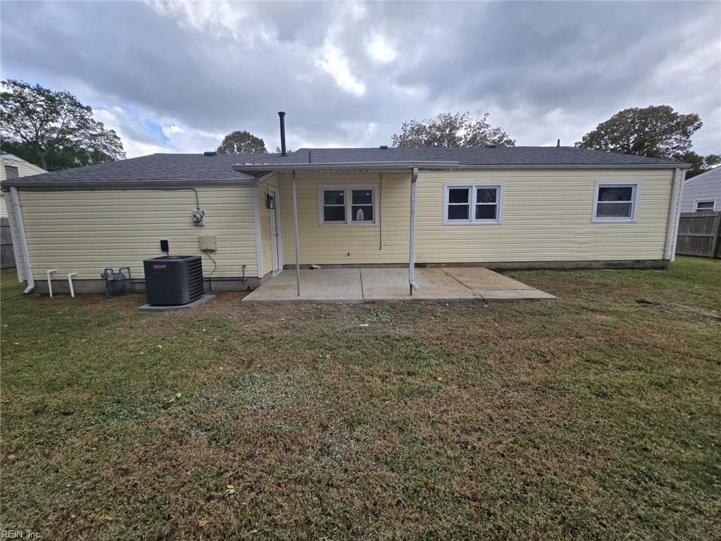 3428 Woodsman LN