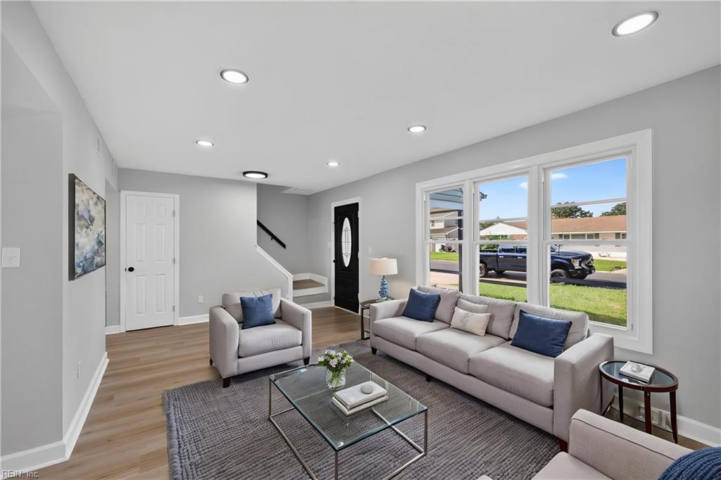 1132 Gladiola Cres CRST
