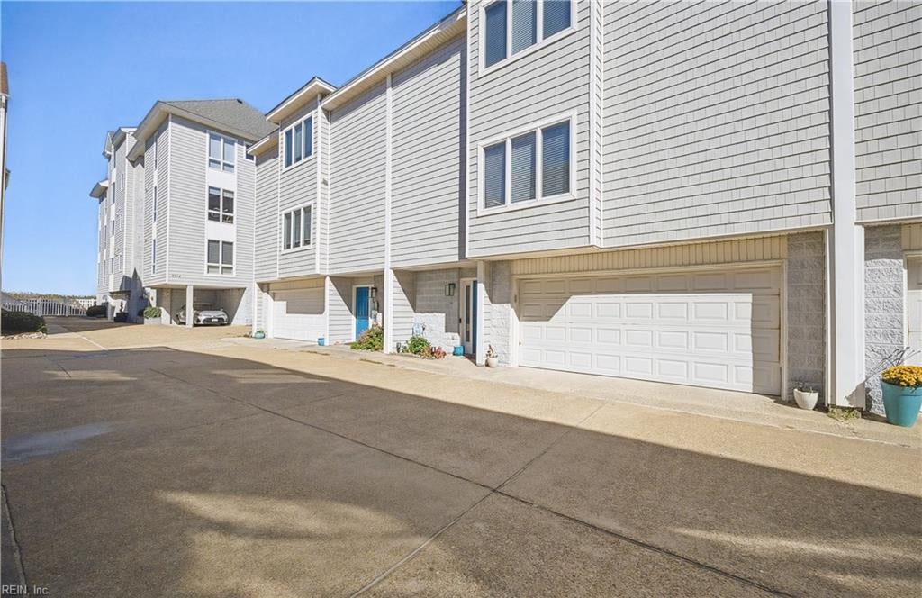 2308 Beach Castle LN