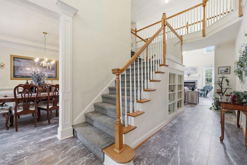 557 Hunts Pointe DR