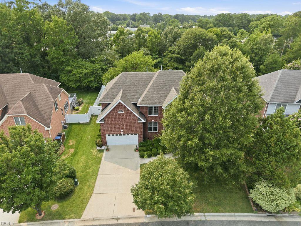 557 Hunts Pointe DR