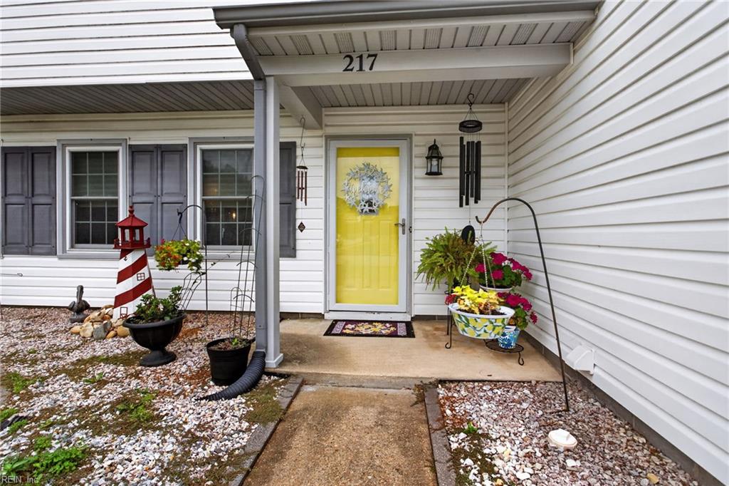 217 Eastlawn DR