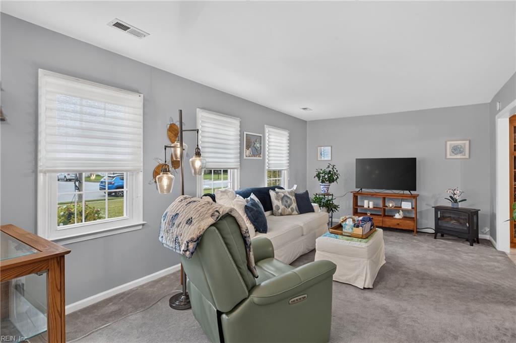 217 Eastlawn DR