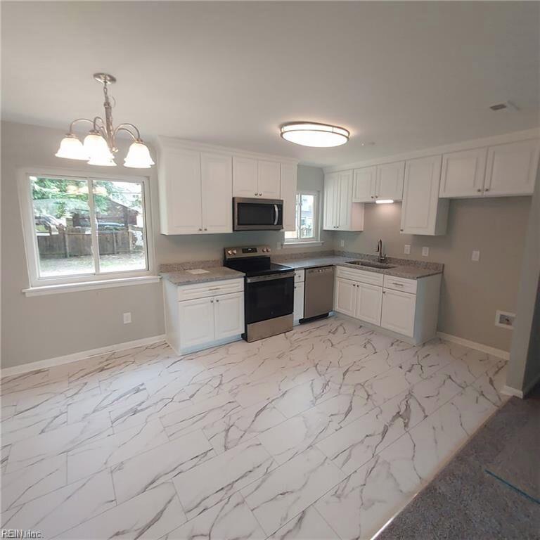 121 Duval CT
