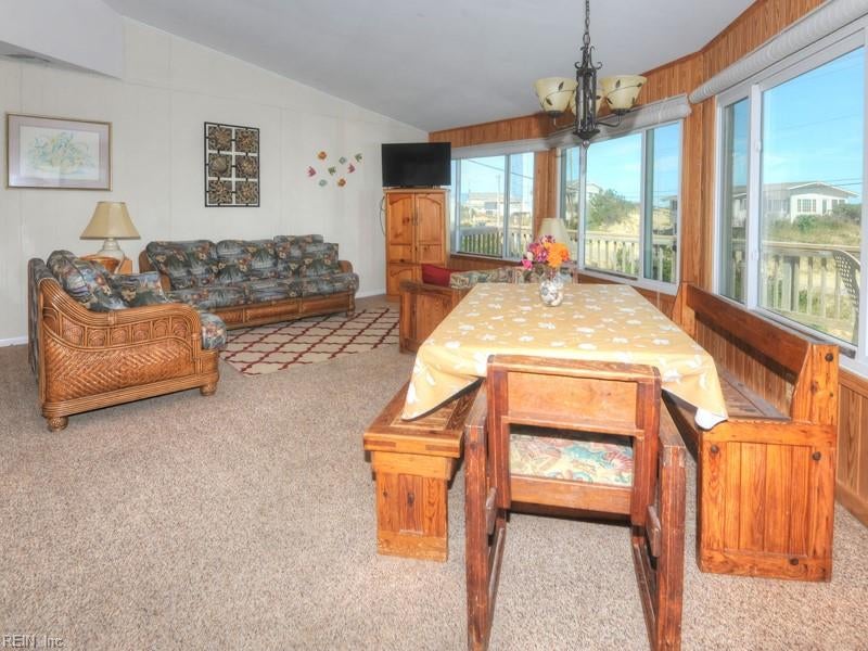 2933 Sandfiddler Rd RD