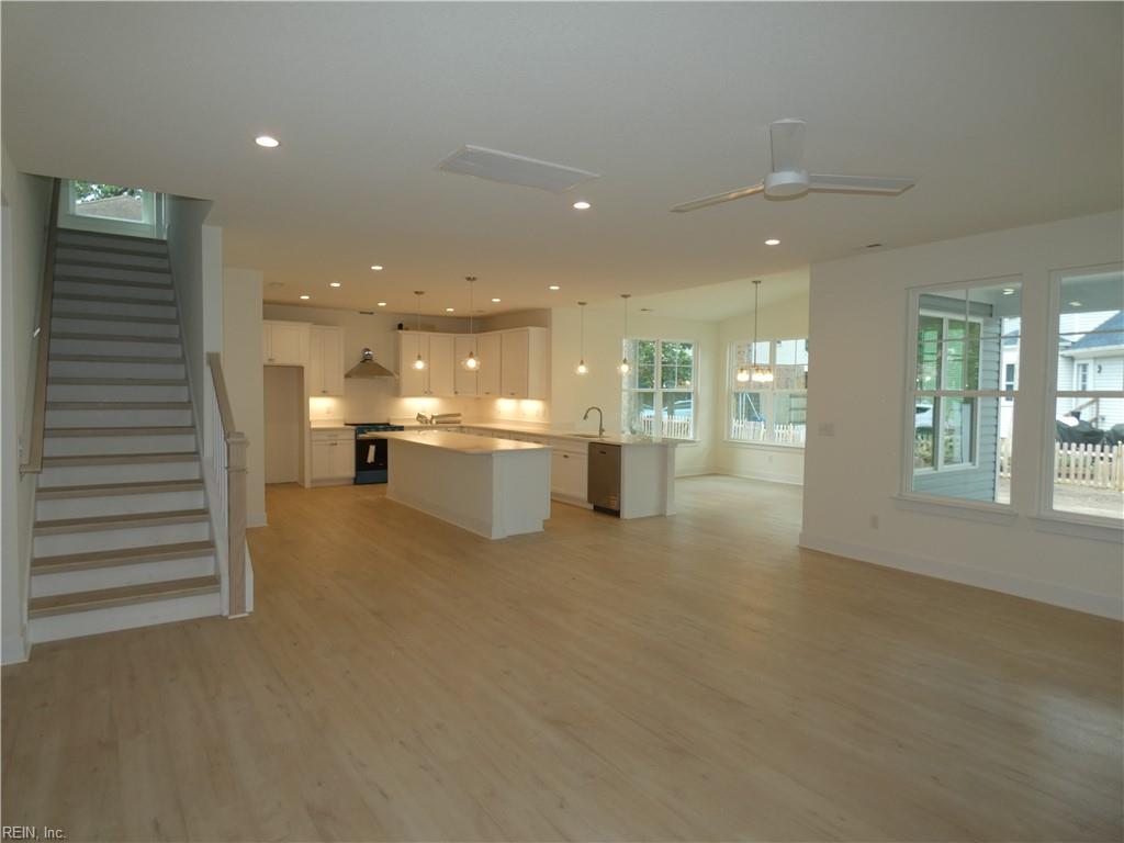 933 Stockbridge DR