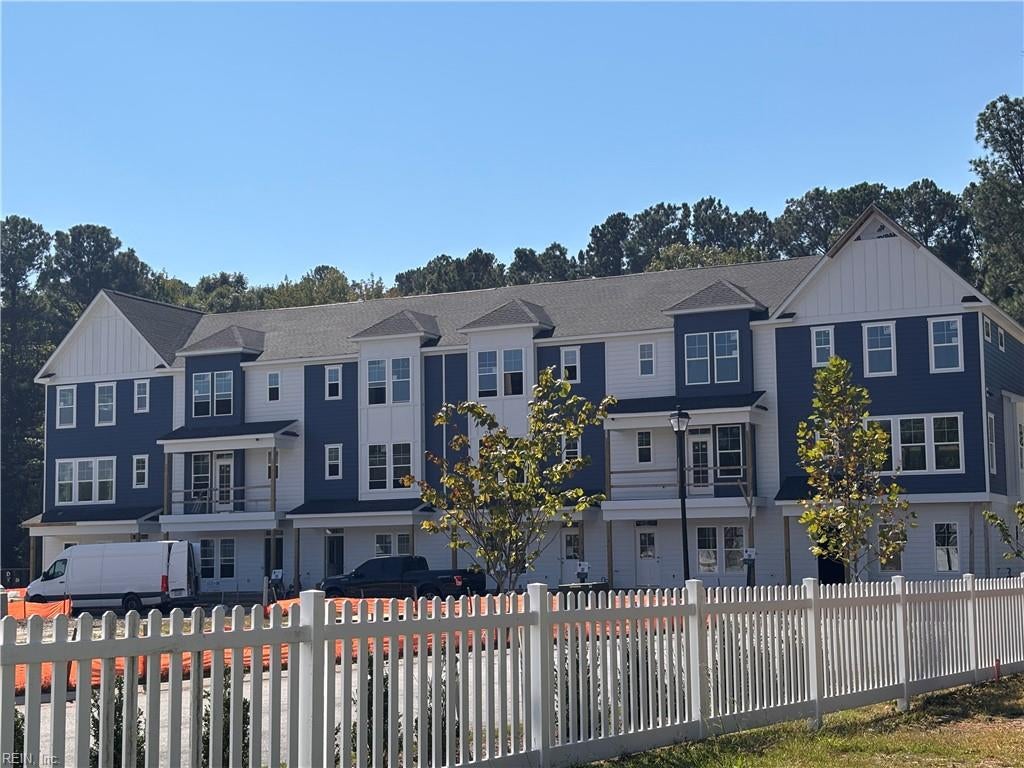 122 Lenas Way
