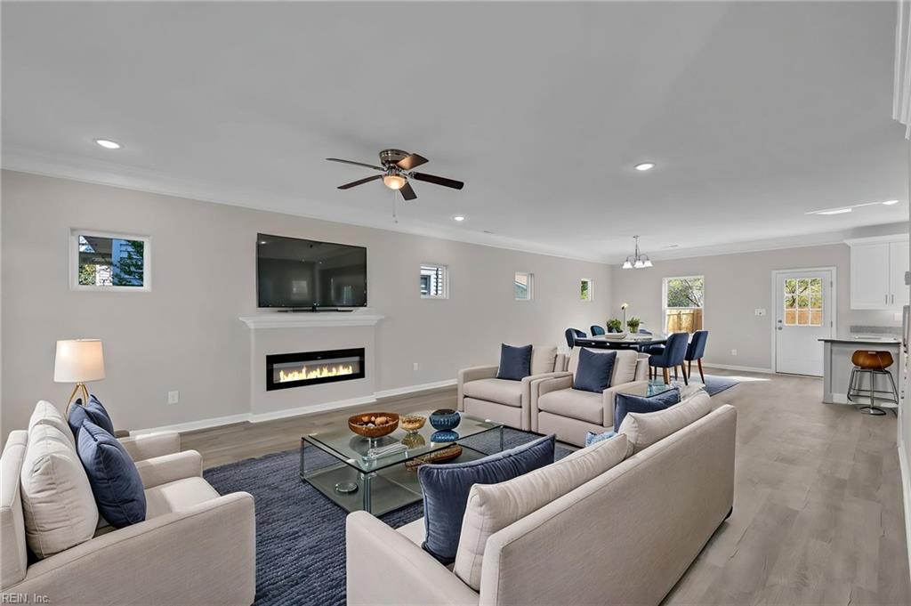 1608 Colon AVE