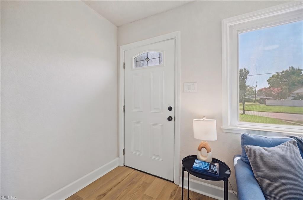 220 Castlewood RD