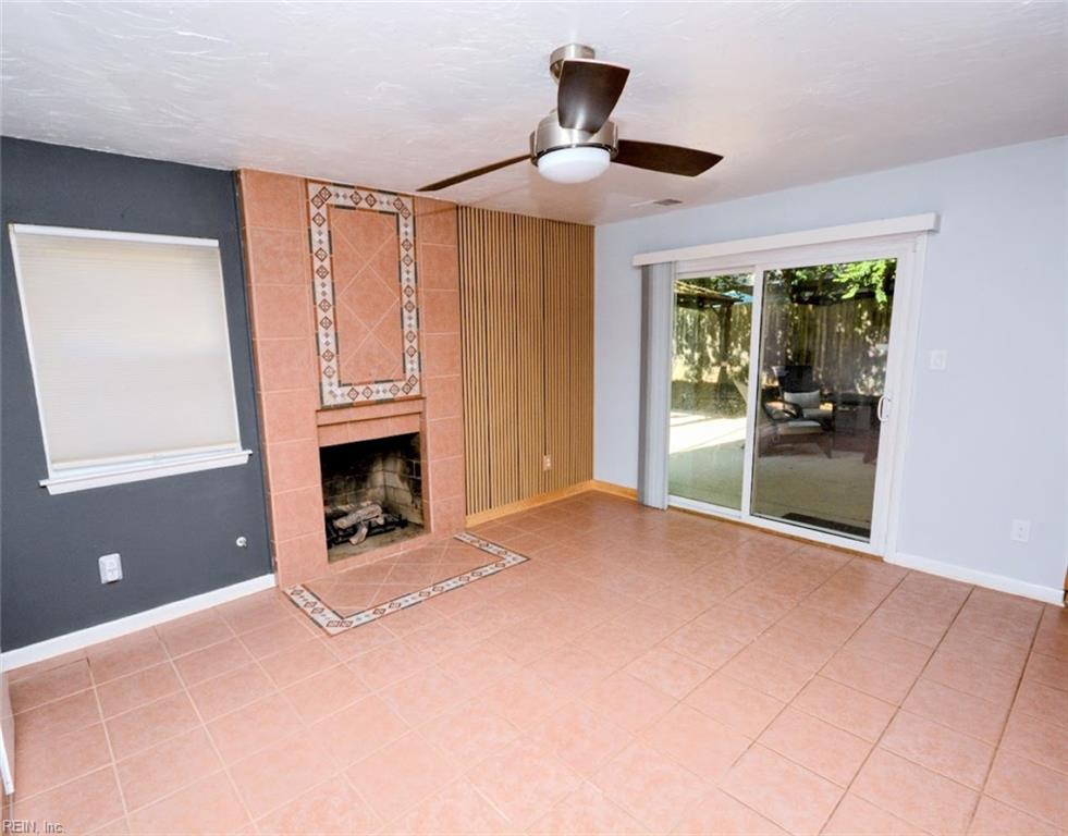 1549 Edgewater DR