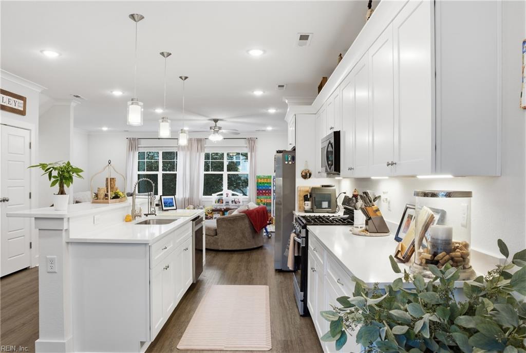 2917 Pretty Lake AVE