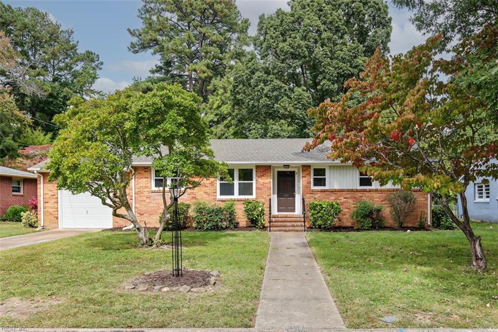 17 Carolyn DR