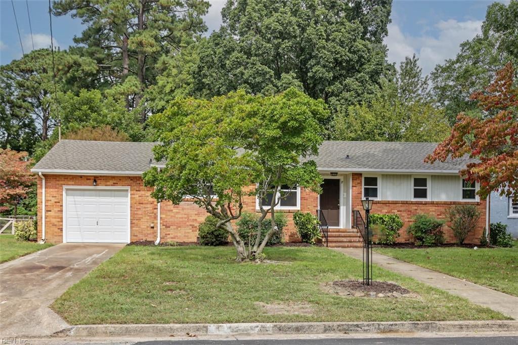 17 Carolyn DR