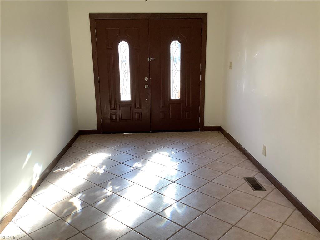 2200 Windward Shore DR