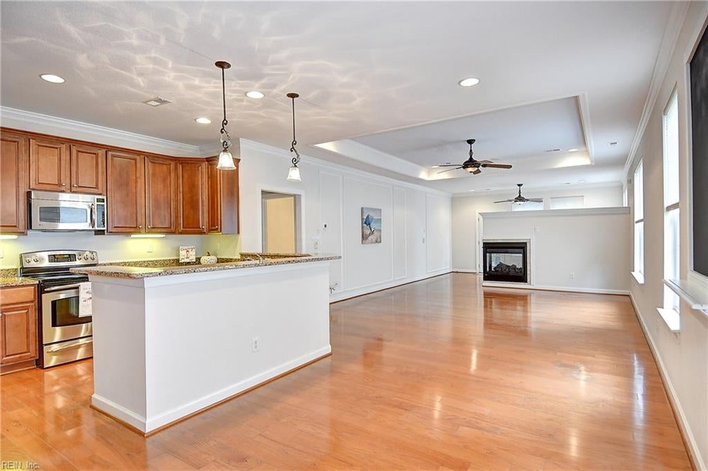 2909 Charisma CT