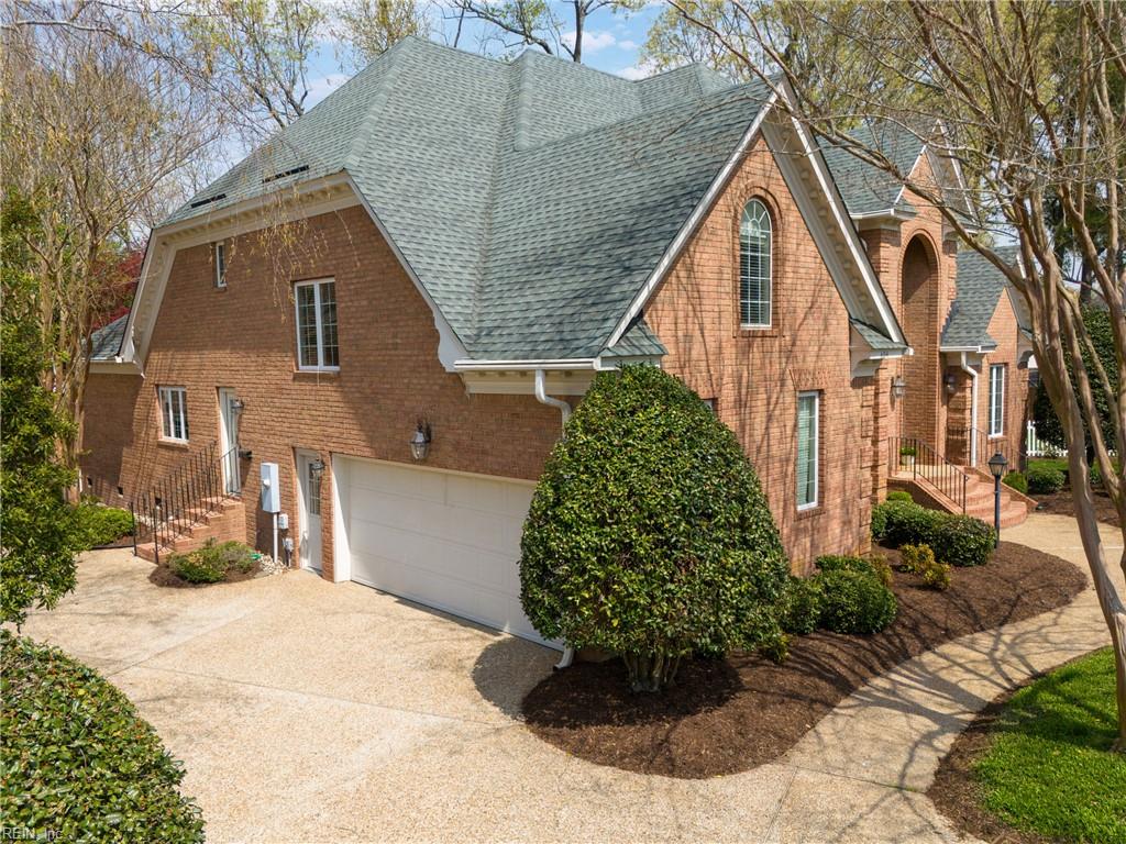 604 Stoneleigh CT