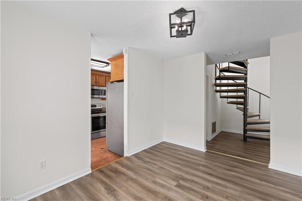 1248 Christian CT