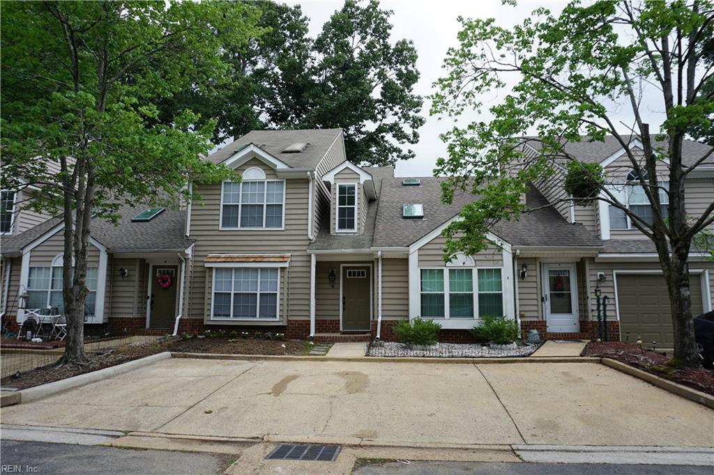 6 Hawthorn PL