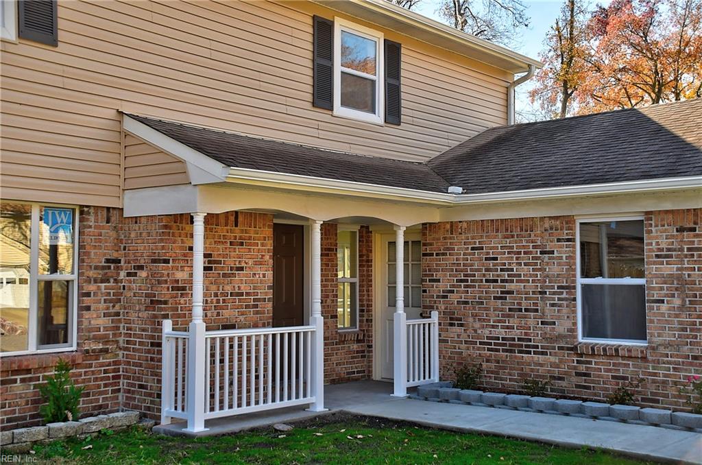 3821 Amberley Forest PL