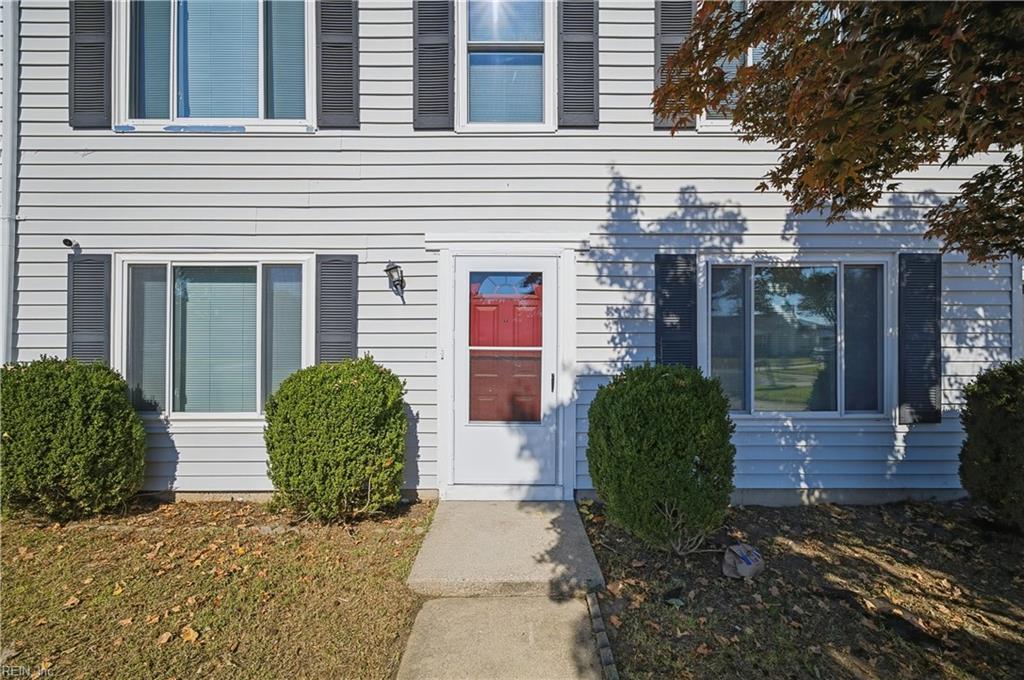 11 Eastbriar CT