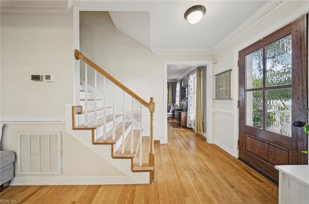 387 Brock CIR