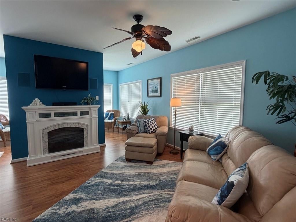 17070 Bayview CIR