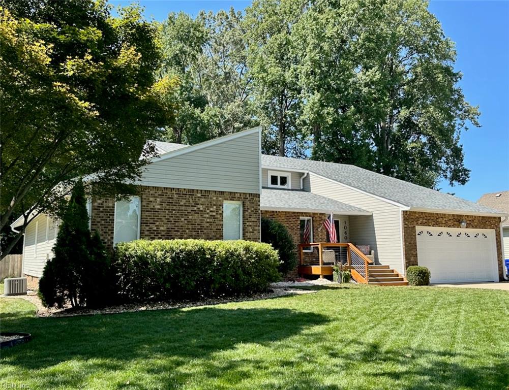 1060 Commodore DR