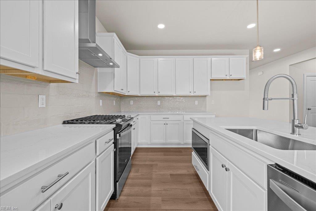 4540 Delmar DR