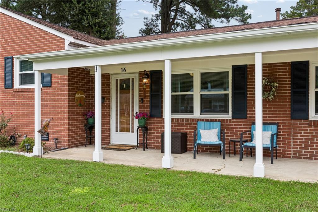 16 Longwood DR