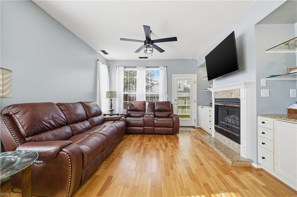 1841 Kensal Green DR