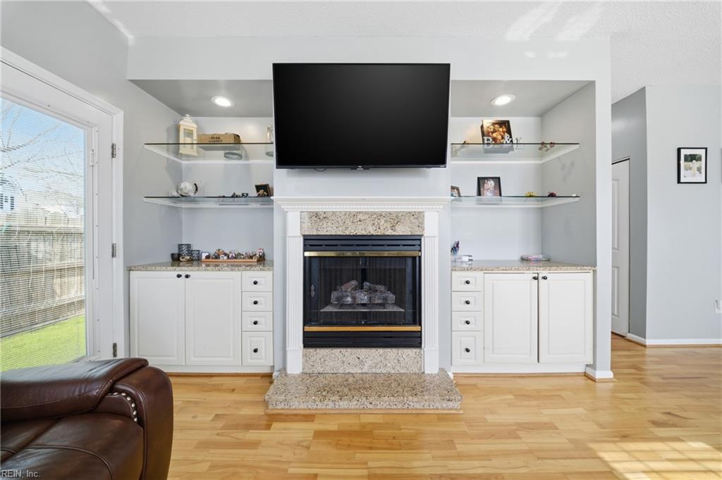 1841 Kensal Green DR