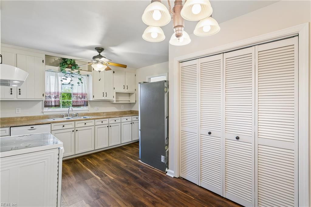 6 Hickory Hill RD