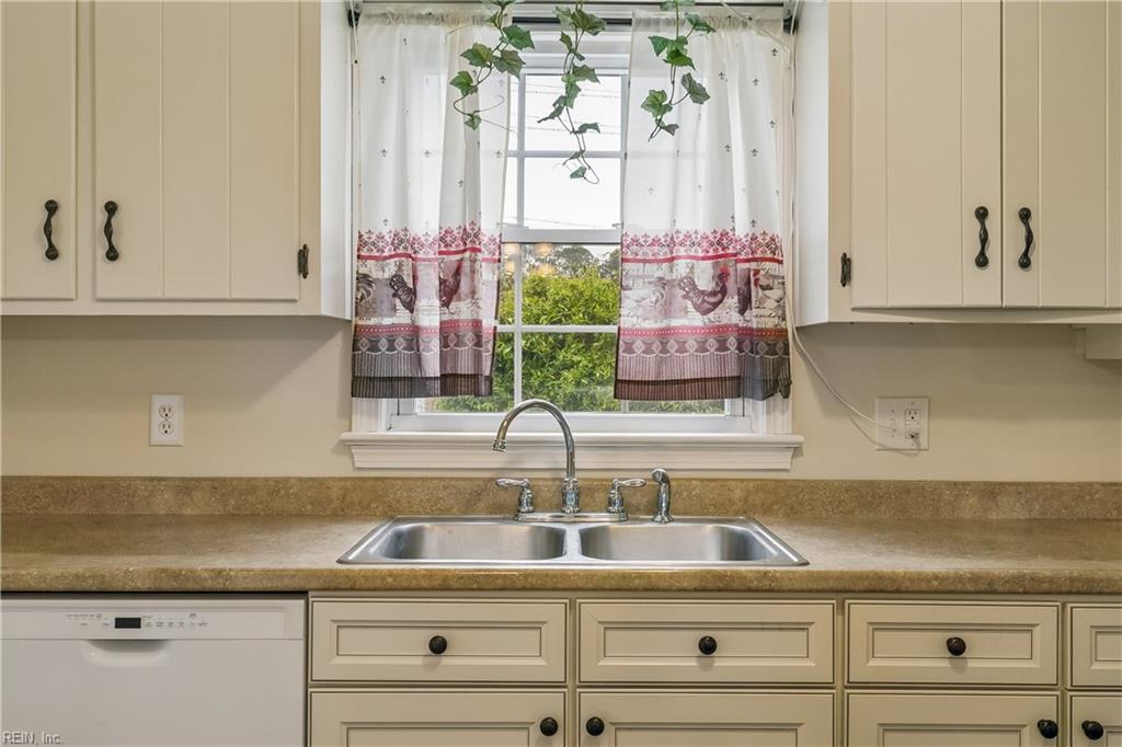 6 Hickory Hill RD