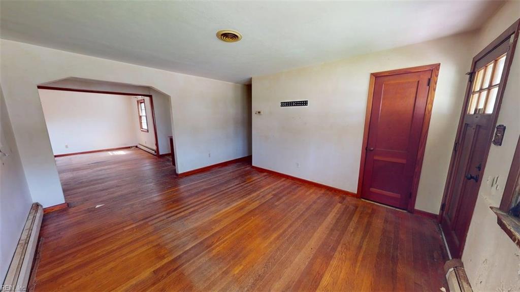 104 Effie AVE